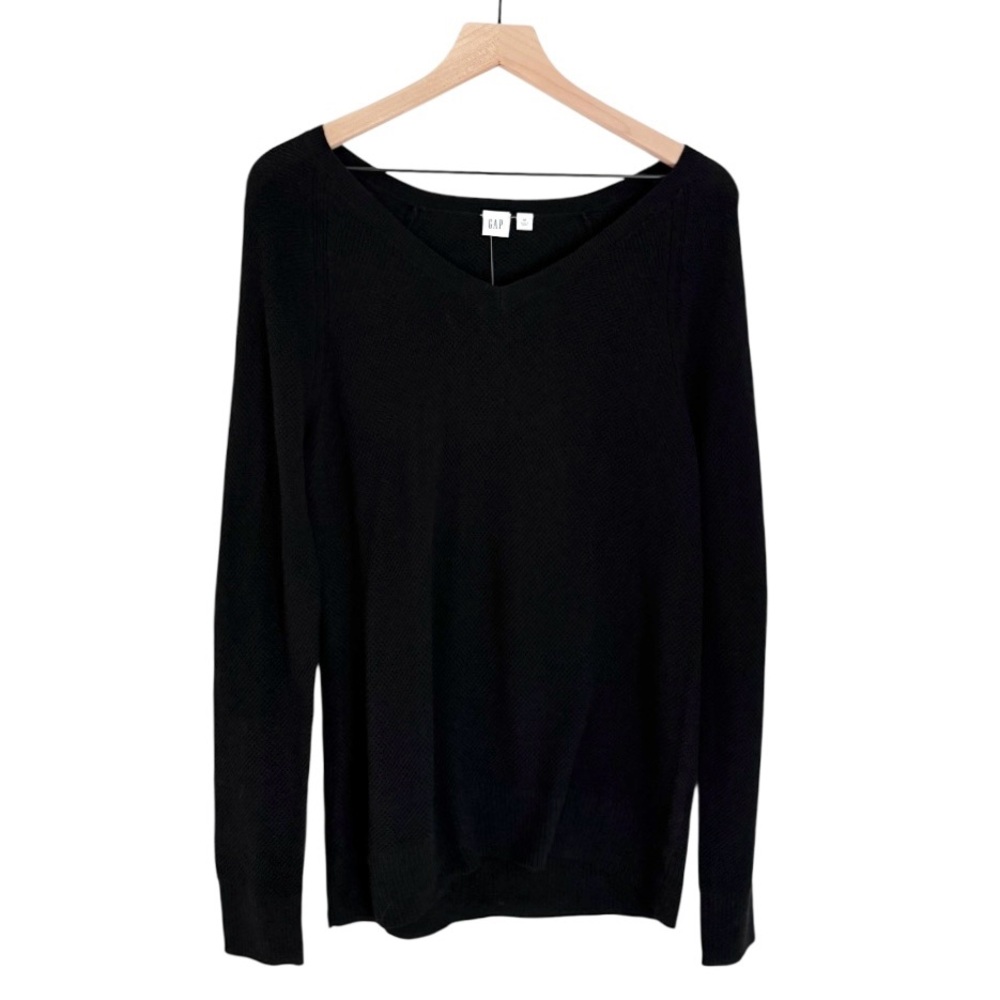 NWT Gap Women's Long Sleeve V Neck Knit Sweater Black Size‎ Medium